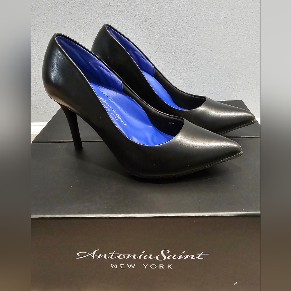 *BRAND NEW* Antonia Saint NY Victoria 2.0 Custom Fit High Heel Black Pointed Toe - Picture 1 of 10